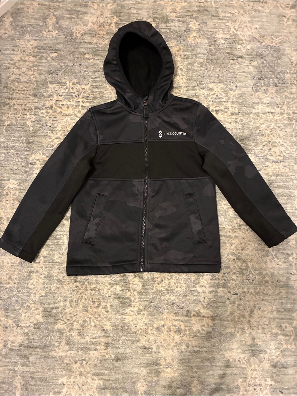 Free Country Boys' Black Camo & Solid Black Hooded Softshell Jacket, 5/6.